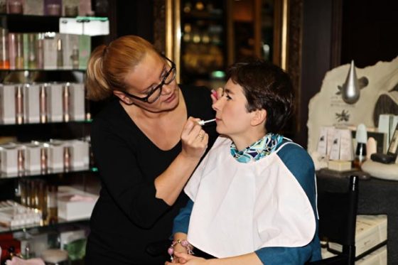 Pokaz makijażu T. LeClerc podczas 20. urodzin Perfumerii Quality w hotelu Marriott
