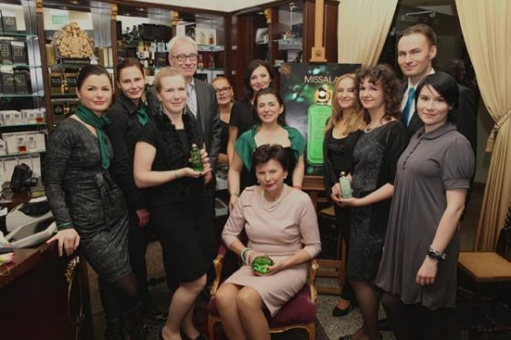 Rodzina Missalów i zespół Perfumerii Quality podczas prezentacji zapachu Missala Qessence